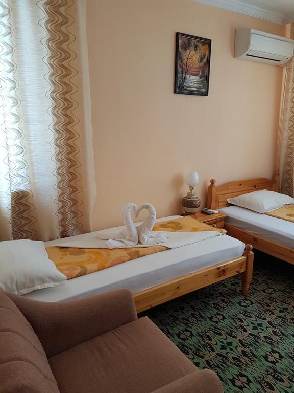 Guest Rooms Denitsa ออบซอร์ ภายนอก รูปภาพ